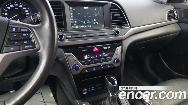 Hyundai Avante 2016 thumb 7