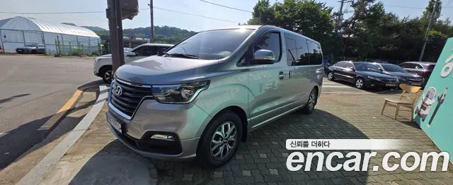 Hyundai Staria 2018 thumb 4