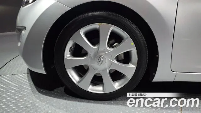 Hyundai Avante 2010 thumb 6