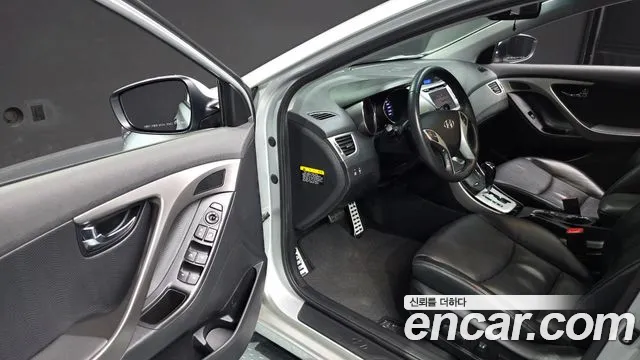 Hyundai Avante 2010 thumb 8
