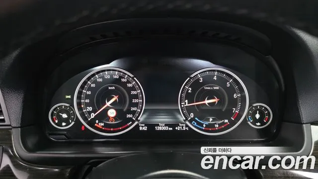BMW 5 серии 2016 thumb 8