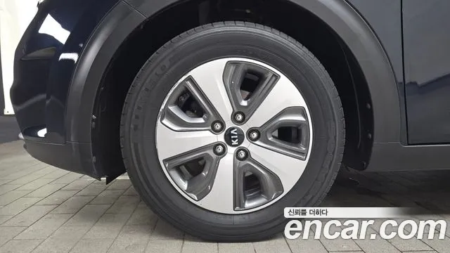 Kia Niro 2018 thumb 10