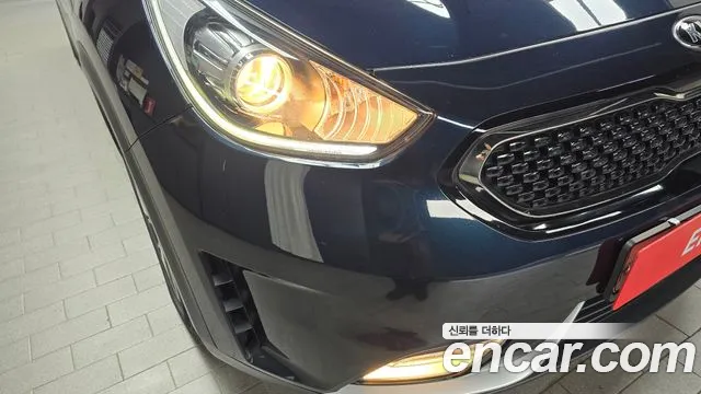 Kia Niro 2018 thumb 11