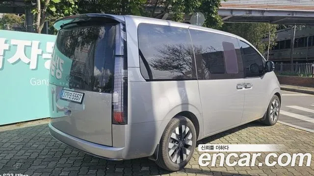 Hyundai Staria 2024 thumb 2