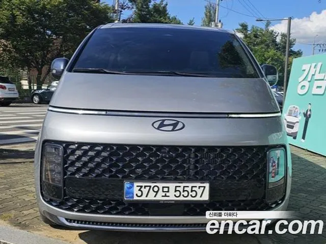 Hyundai Staria 2024 thumb 3