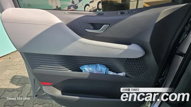 Hyundai Staria 2024 thumb 5