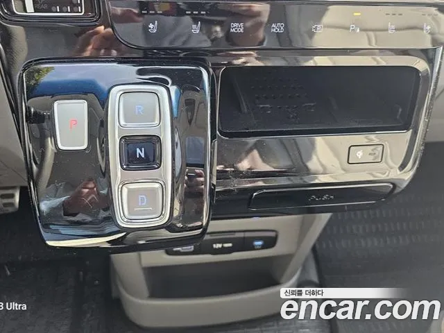 Hyundai Staria 2024 thumb 9