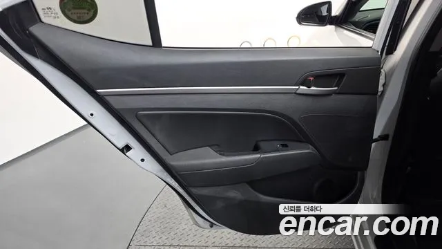 Hyundai AD 2016 thumb 11