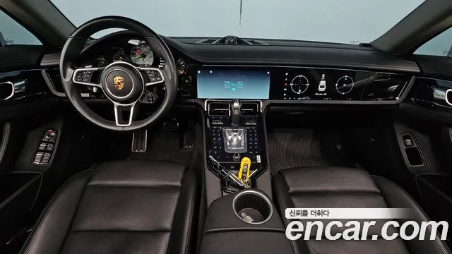 Porsche Panamera 2015 thumb 3