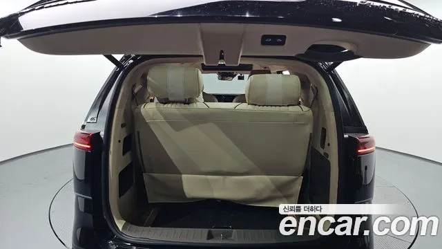Kia Carnival 2021 thumb 3