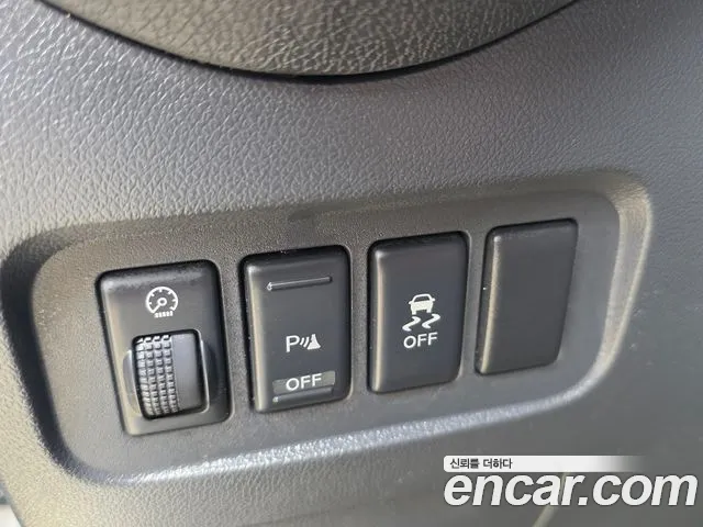 Renault QM5 2014 thumb 5