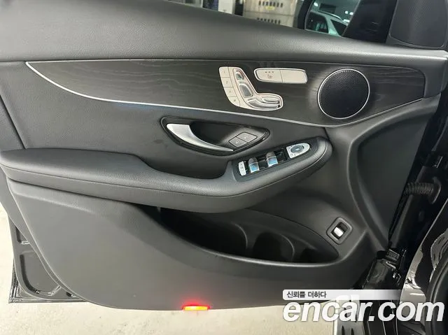 Mercedes-Benz GLC 2019 thumb 3