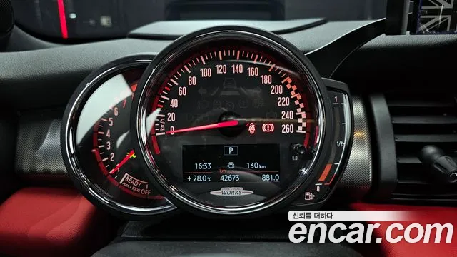 Mini Cooper S 2019 thumb 2
