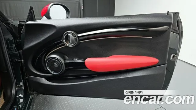 Mini Cooper S 2019 thumb 10