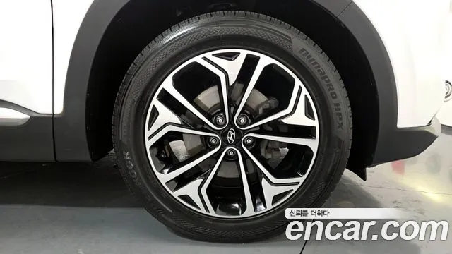 Hyundai Santa Fe 2018 thumb 9