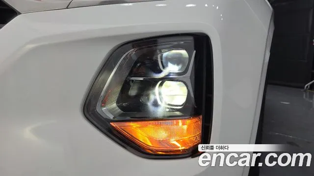 Hyundai Santa Fe 2018 thumb 4
