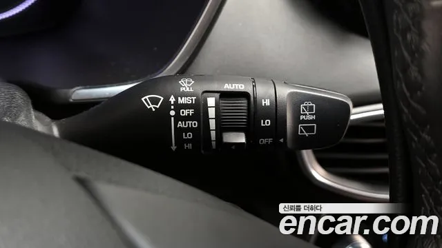 Hyundai Santa Fe 2018 thumb 8