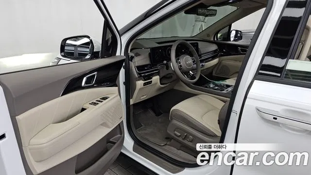 Kia Carnival 2024 thumb 8