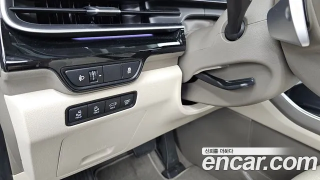 Kia Carnival 2024 thumb 2