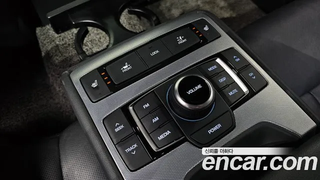 Genesis G80 2018 thumb 2