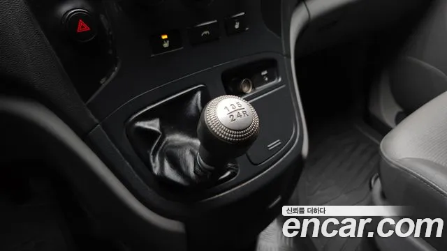 Hyundai Staria 2009 thumb 3