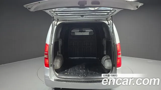 Hyundai Staria 2009 thumb 12