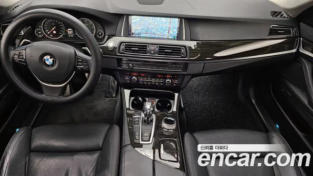 BMW 5 серии 2016 thumb 12