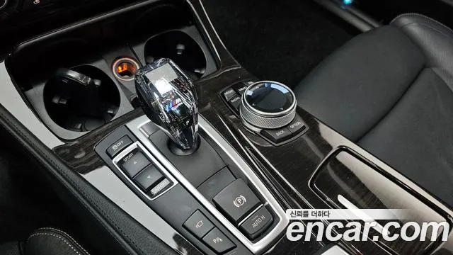 BMW 5 серии 2016 thumb 8