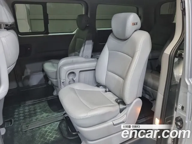 Hyundai Staria 2019 thumb 8
