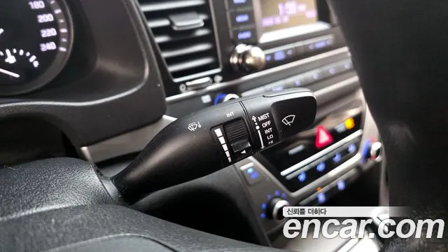 Hyundai Avante 2017 thumb 3