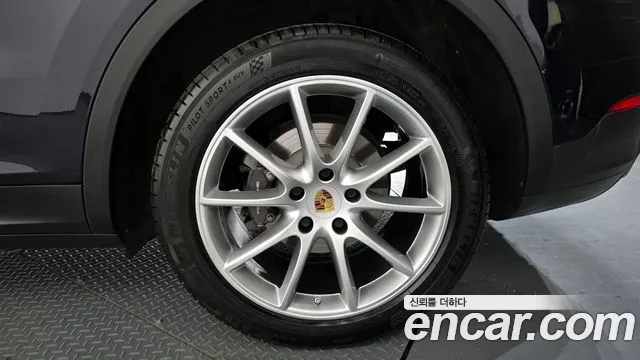 Porsche Cayenne 2019 thumb 9
