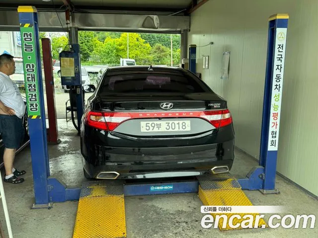 Hyundai Grandeur 2015 thumb 3