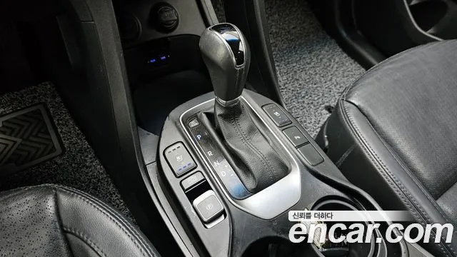 Hyundai Санта Фе 2012 thumb 6