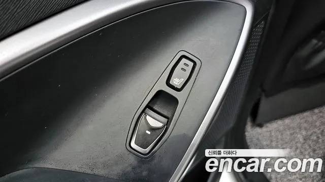 Hyundai Санта Фе 2012 thumb 4