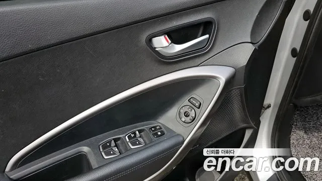 Hyundai Санта Фе 2012 thumb 8