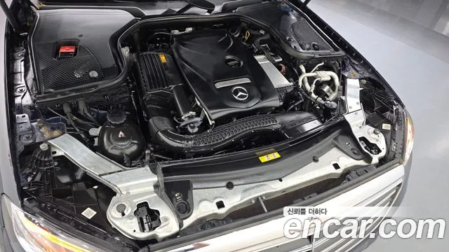 Mercedes-Benz E-Class 2019 thumb 4