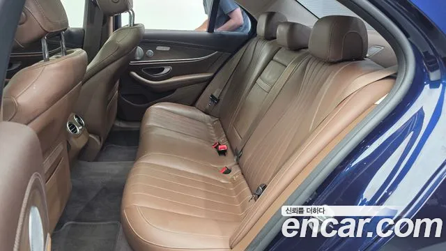 Mercedes-Benz E-Class 2019 thumb 5