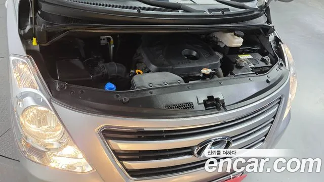 Hyundai Staria 2018 thumb 6