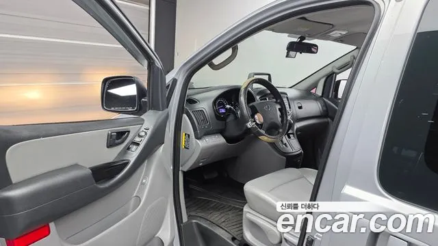 Hyundai Staria 2018 thumb 10