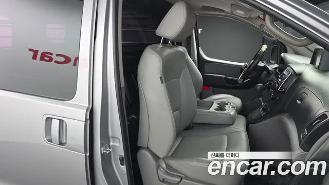 Hyundai Staria 2018 thumb 11