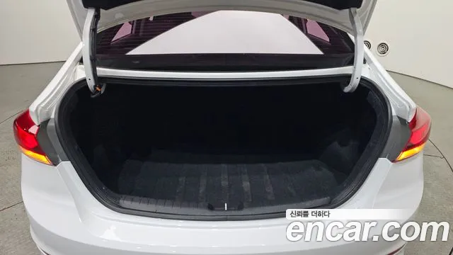 Hyundai AD 2017 thumb 2