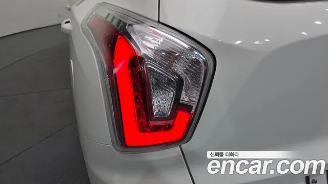 KGM Tivoli 2016 thumb 9