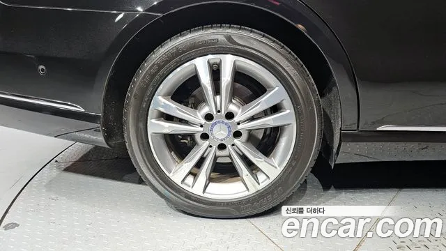 Mercedes-Benz E-Class 2016 thumb 2
