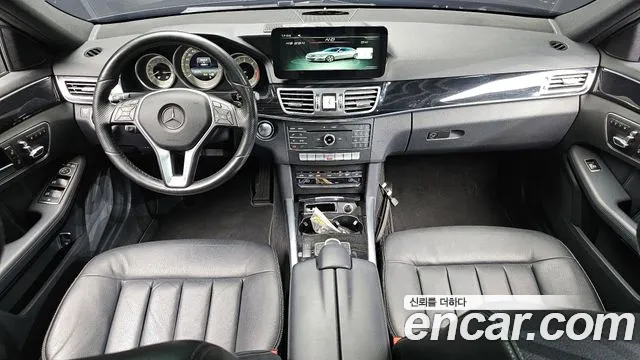 Mercedes-Benz E-Class 2016 thumb 11