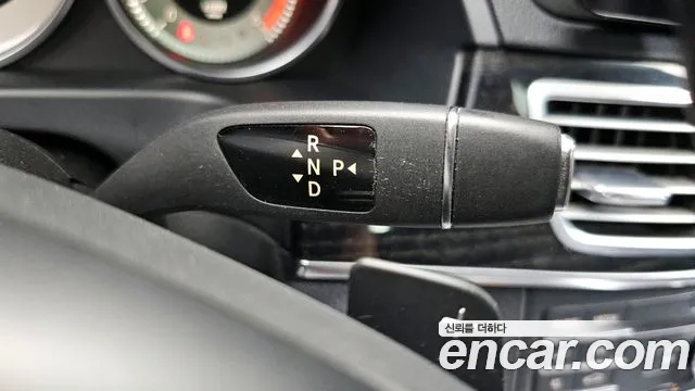 Mercedes-Benz E-Class 2016 thumb 6