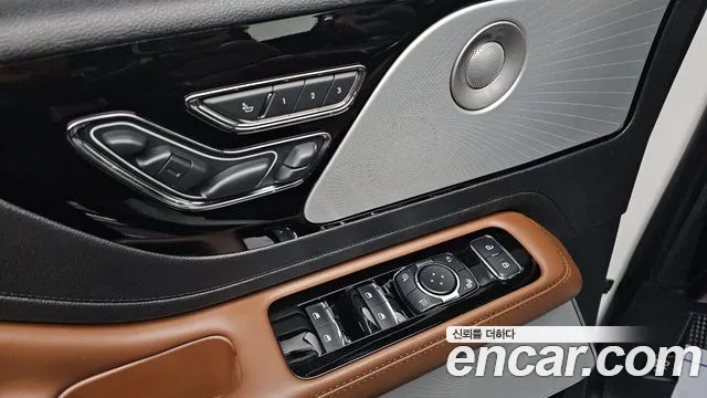 Lincoln Aviator 2021 thumb 2