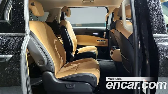 Kia Carnival 2021 thumb 2