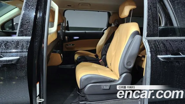 Kia Carnival 2021 thumb 8