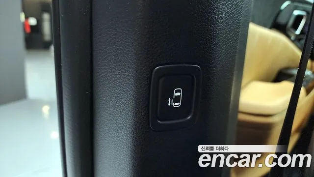 Kia Carnival 2021 thumb 12