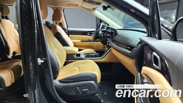 Kia Carnival 2021 thumb 10